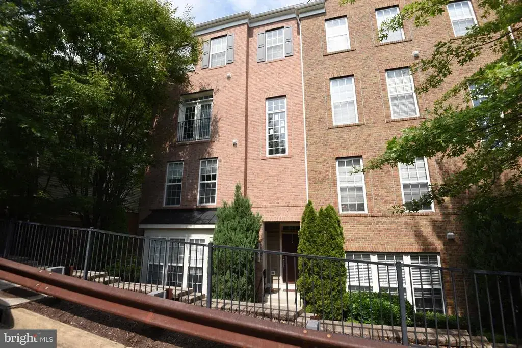 2358 Merseyside Dr, WOODBRIDGE