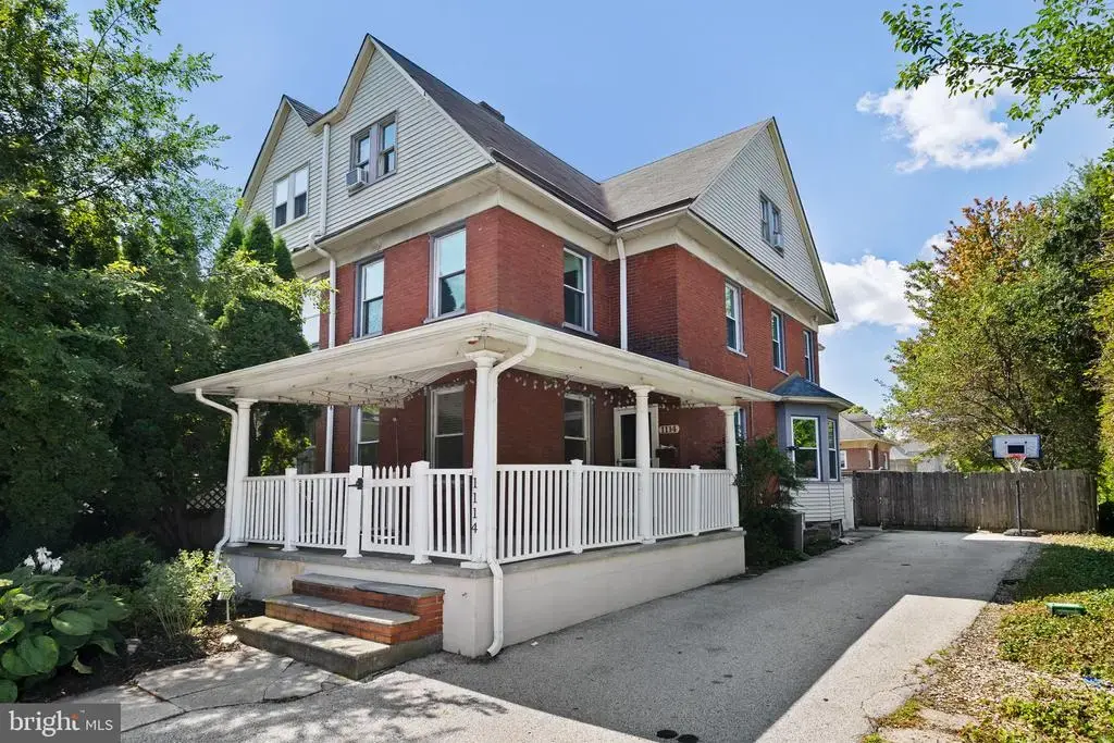1114 County Line, BRYN MAWR