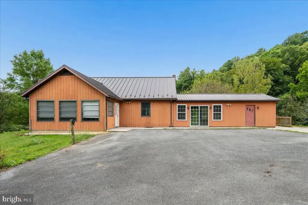3446 Deneen Rd, HANCOCK