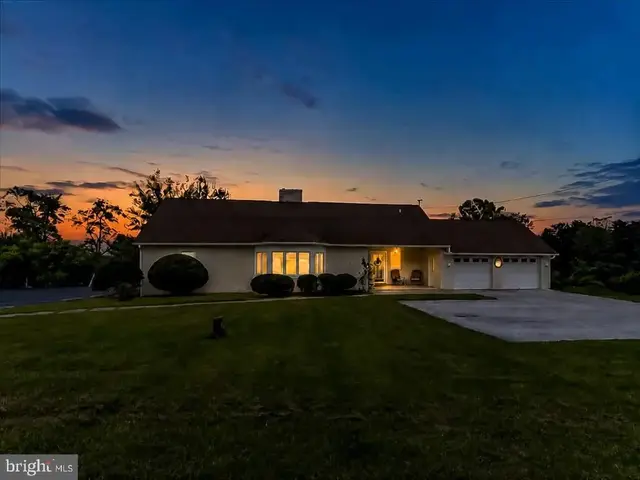 1679 Horseshoe Pike, Glenmoore