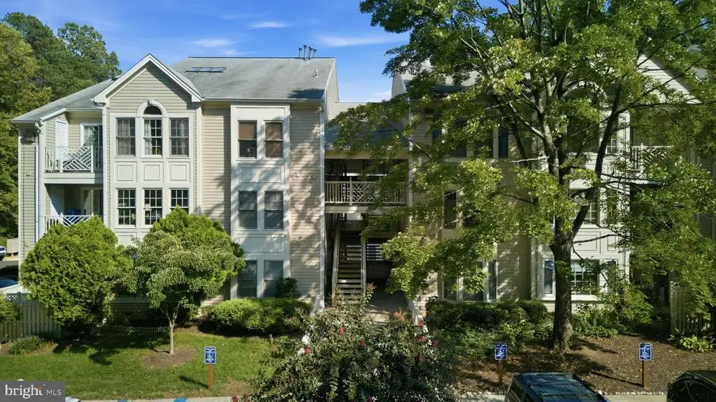 12237 Fairfield House Dr #311a, FAIRFAX
