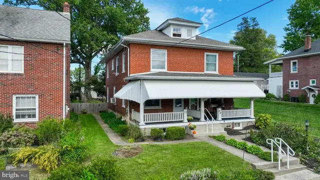 28 E Pine St, Ephrata