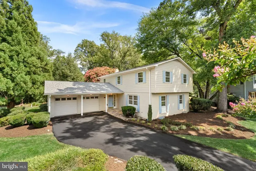 3241 Betsy Ln, OAK HILL