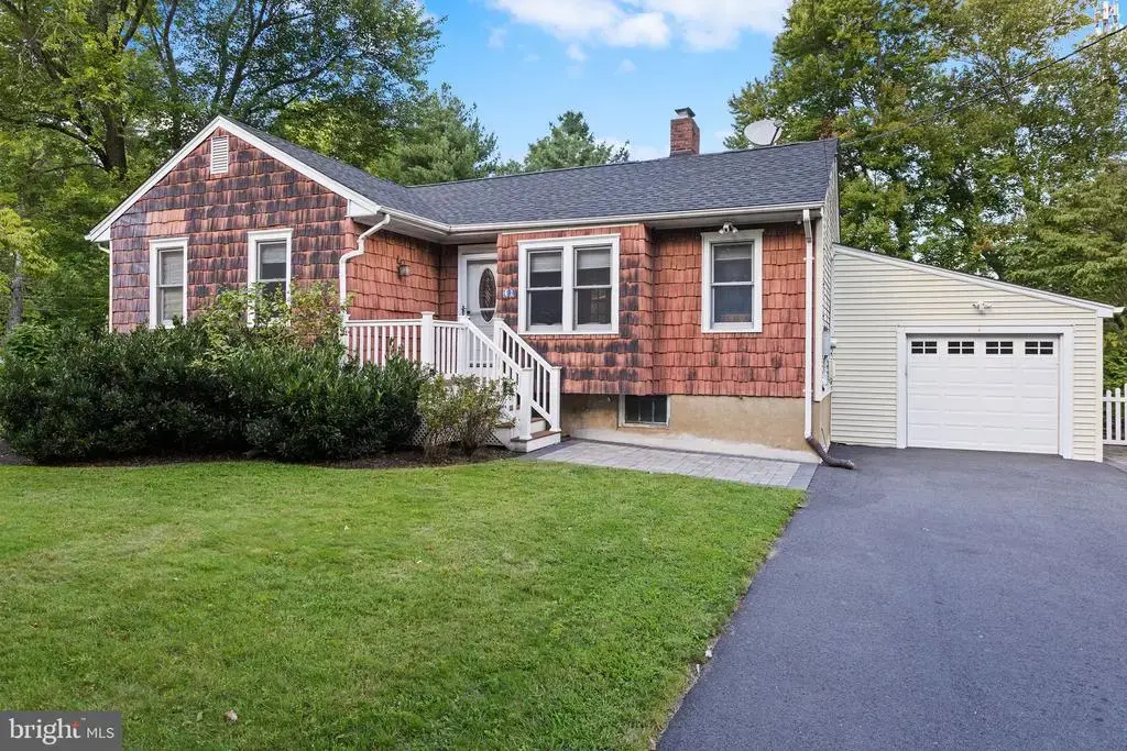 41 Hillside Ave, PRINCETON