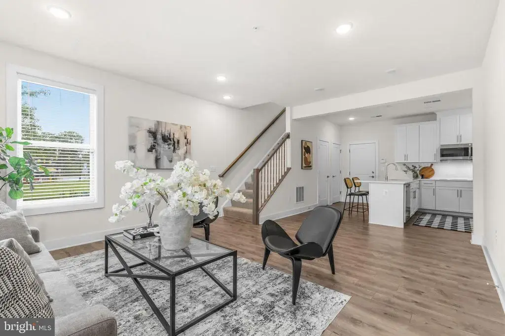238 Van Buren St, HERNDON