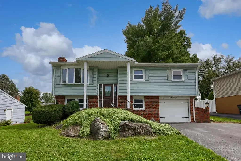 131 S Oak St, LITITZ