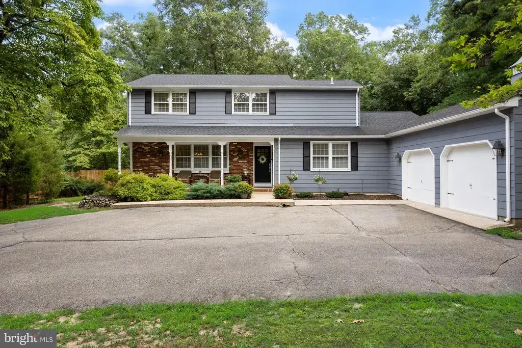 267 Hopewell Rd, MEDFORD