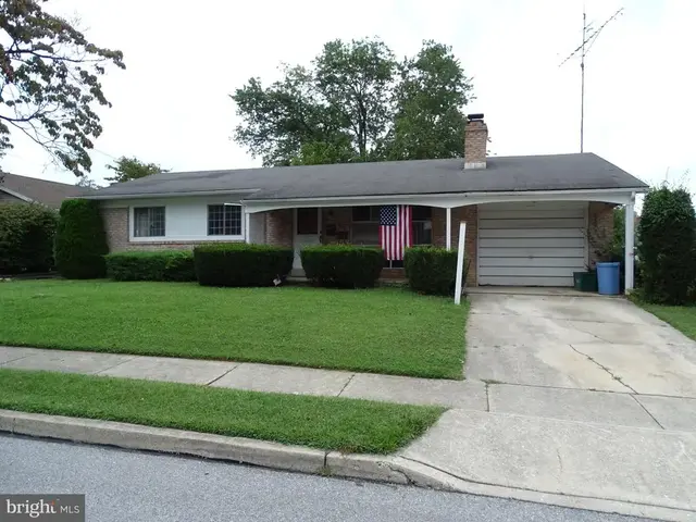 576 Grant Dr, Hanover