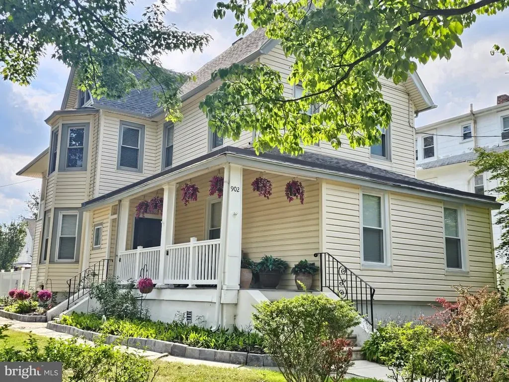902 W Park Sq, PROSPECT PARK