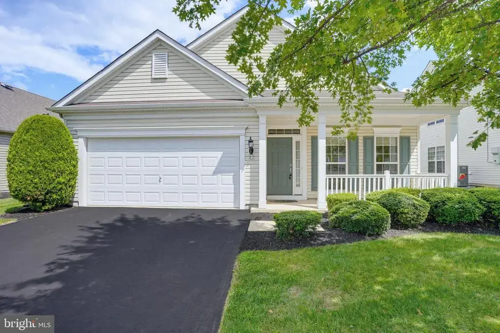 305 Sentinel Ln, NEWARK
