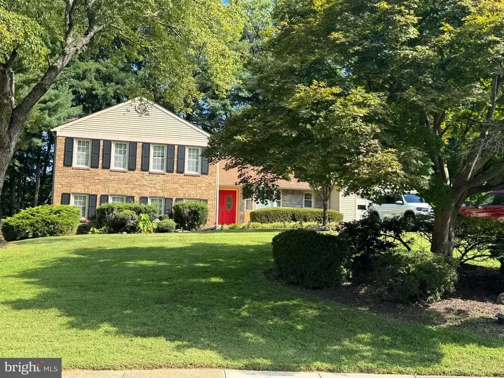 1526 Laurel Hill Rd, VIENNA