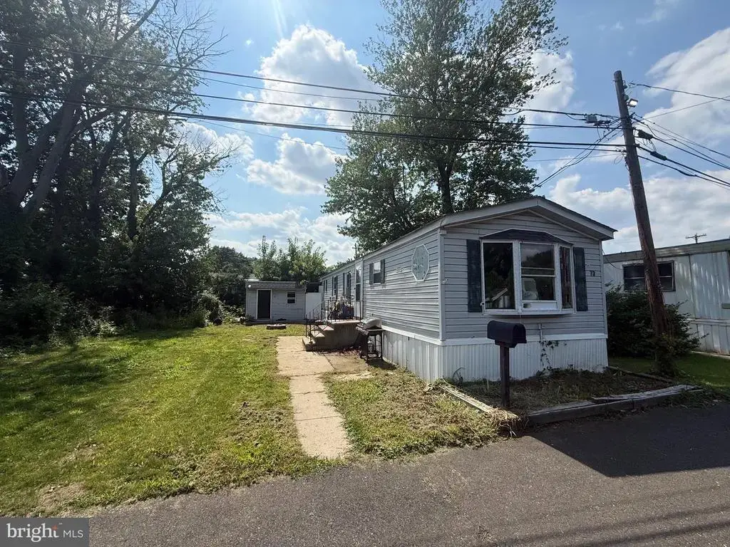 73 Harrison Dr, FAIRLESS HILLS