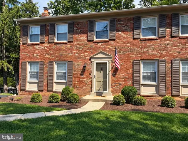 5817 Wessex Ln, Alexandria