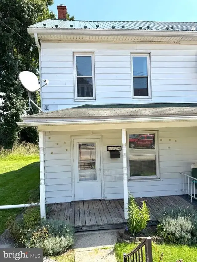 324 Shaw Ave, Lewistown