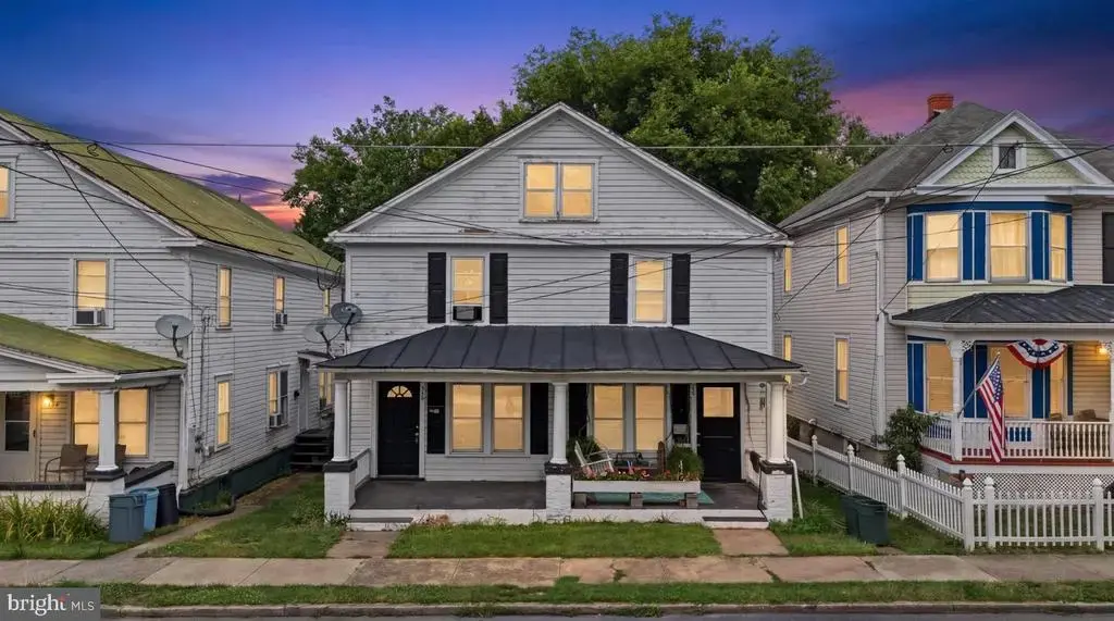 730 W John St, MARTINSBURG