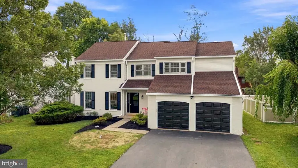 220 Freeland Dr, COLLEGEVILLE