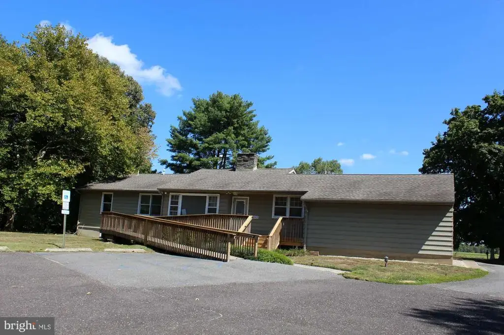 332 Stokes Rd, MEDFORD
