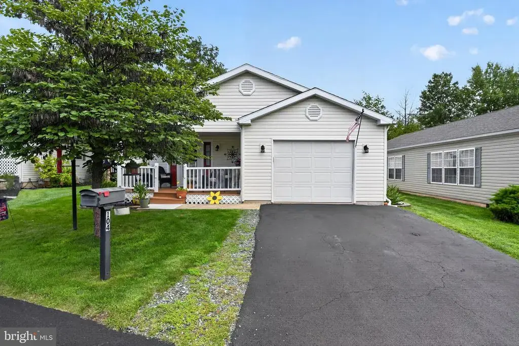 104 Dyer Ct, ROYERSFORD
