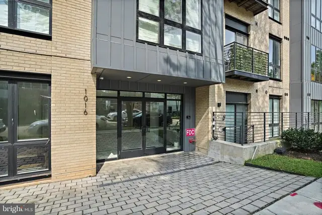 1016 17th Pl Ne #305, Washington