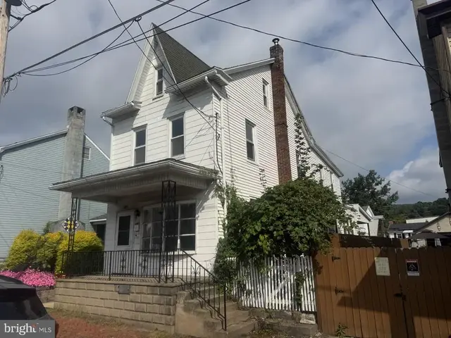 2023 Centre St, Ashland