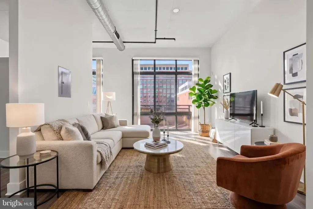520 John Carlyle St #422, ALEXANDRIA
