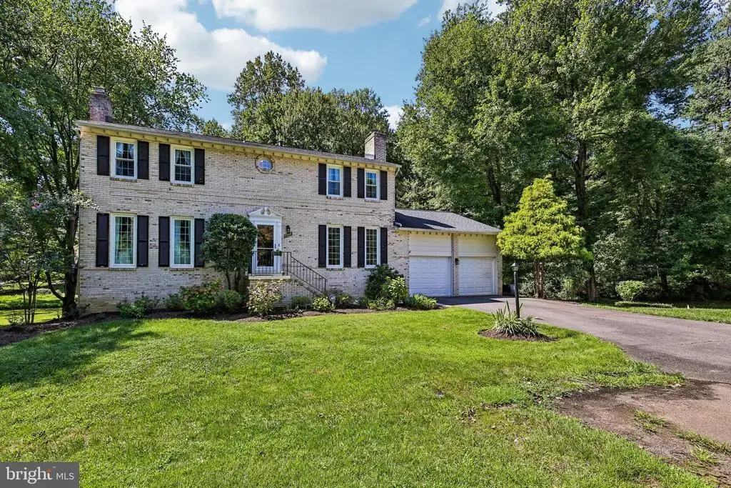 1360 Snow Meadow Ln, MCLEAN