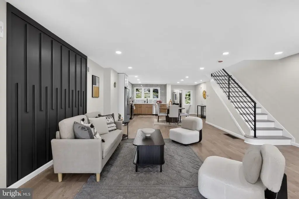 6467 Woodcrest Ave, PHILADELPHIA
