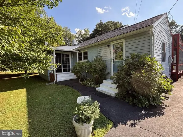 7 Pine Tree Ln, Townsend