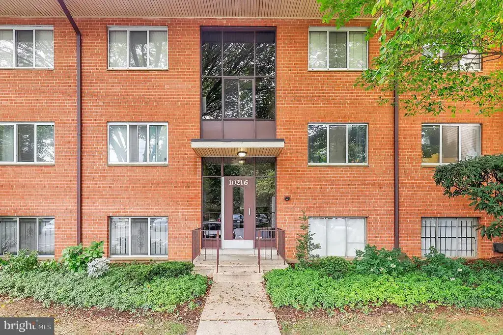 10216 Rockville Pike #102, ROCKVILLE