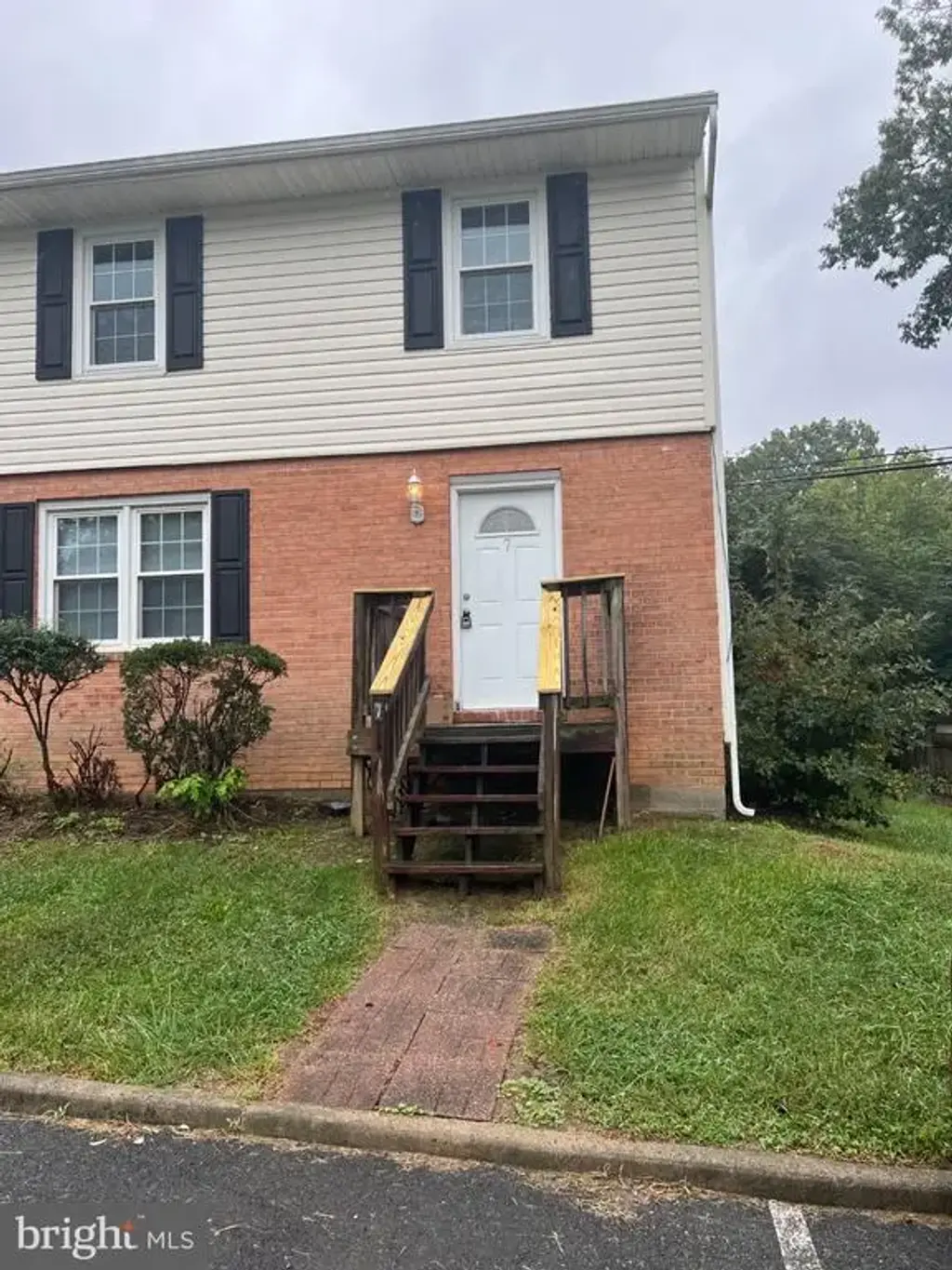 7 Pear Tree Ln, STAFFORD