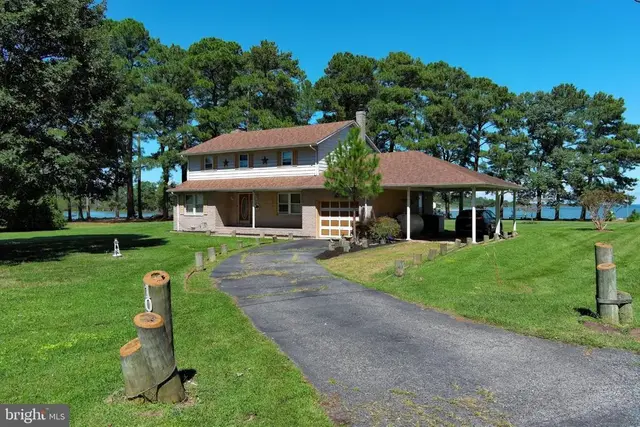 1022 River Point Rd, Cambridge