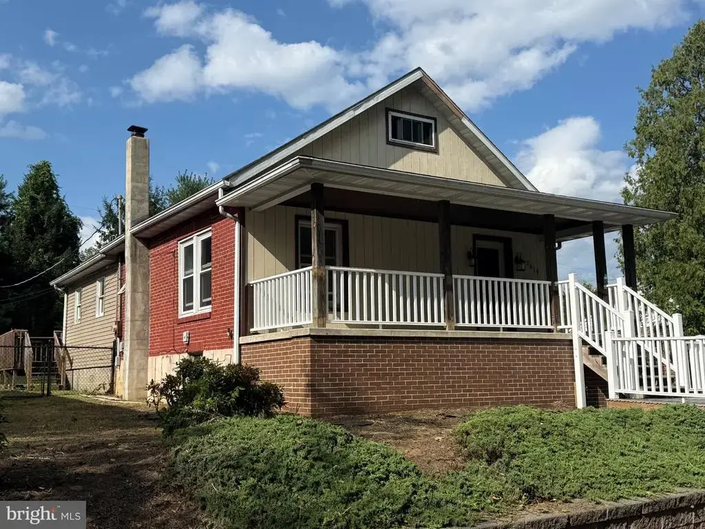 2011 Reading Ave, WEST LAWN
