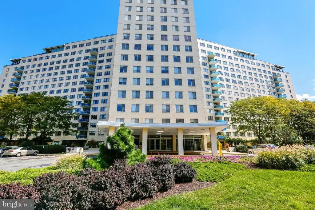 10401 Grosvenor Pl #511, ROCKVILLE