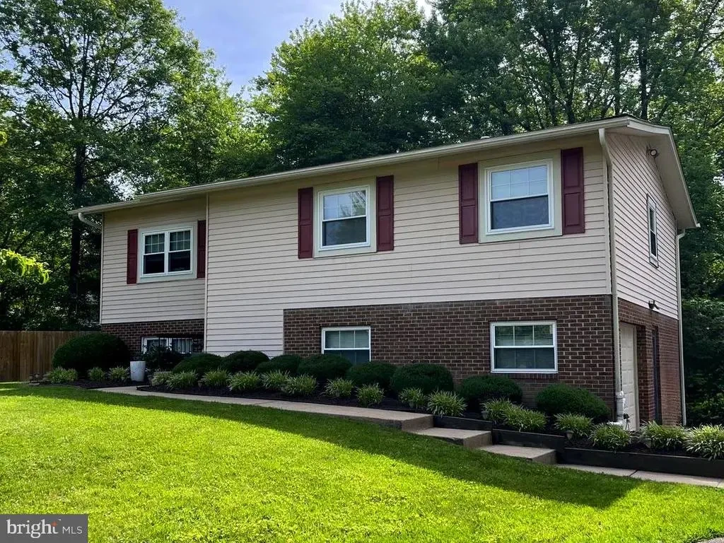 911 Mcdaniel Ct, HERNDON