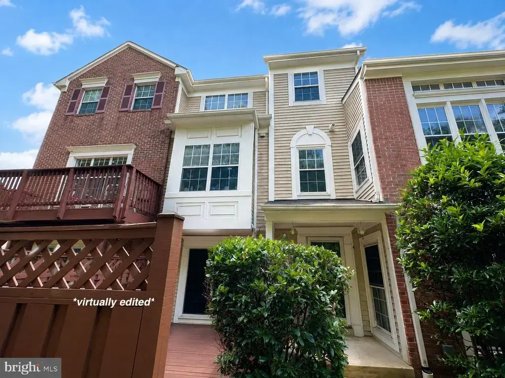 4323 Runabout Ln #171, FAIRFAX