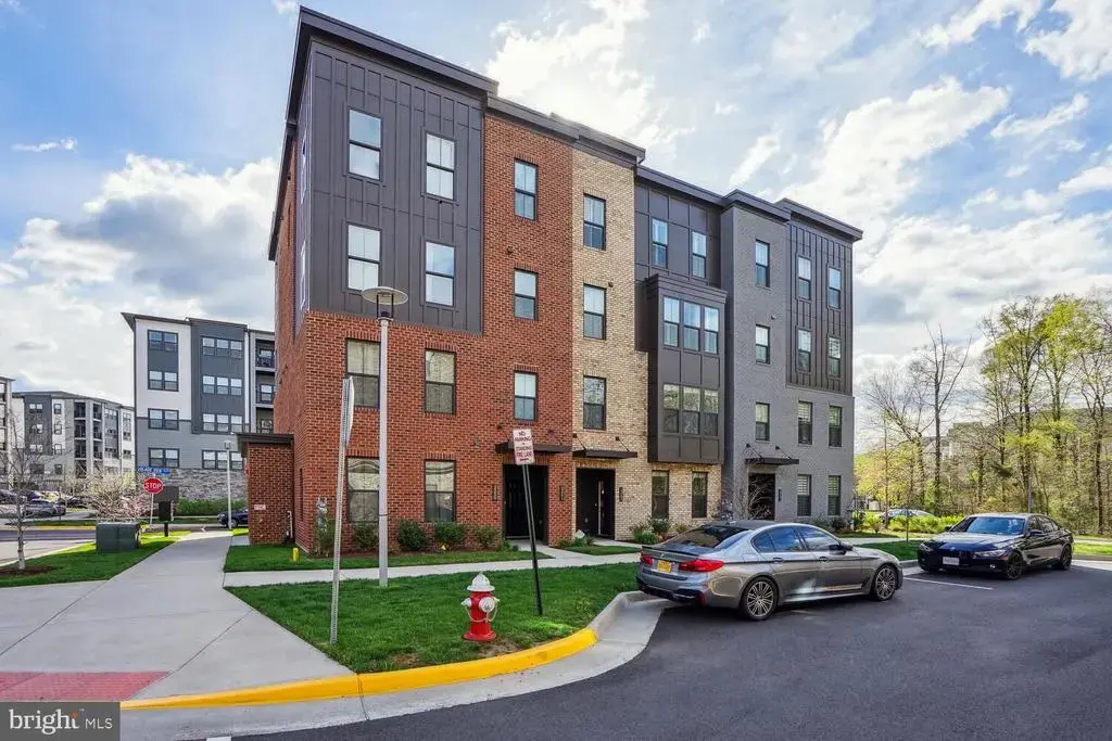 2263 Woodland Gap Ter, HERNDON