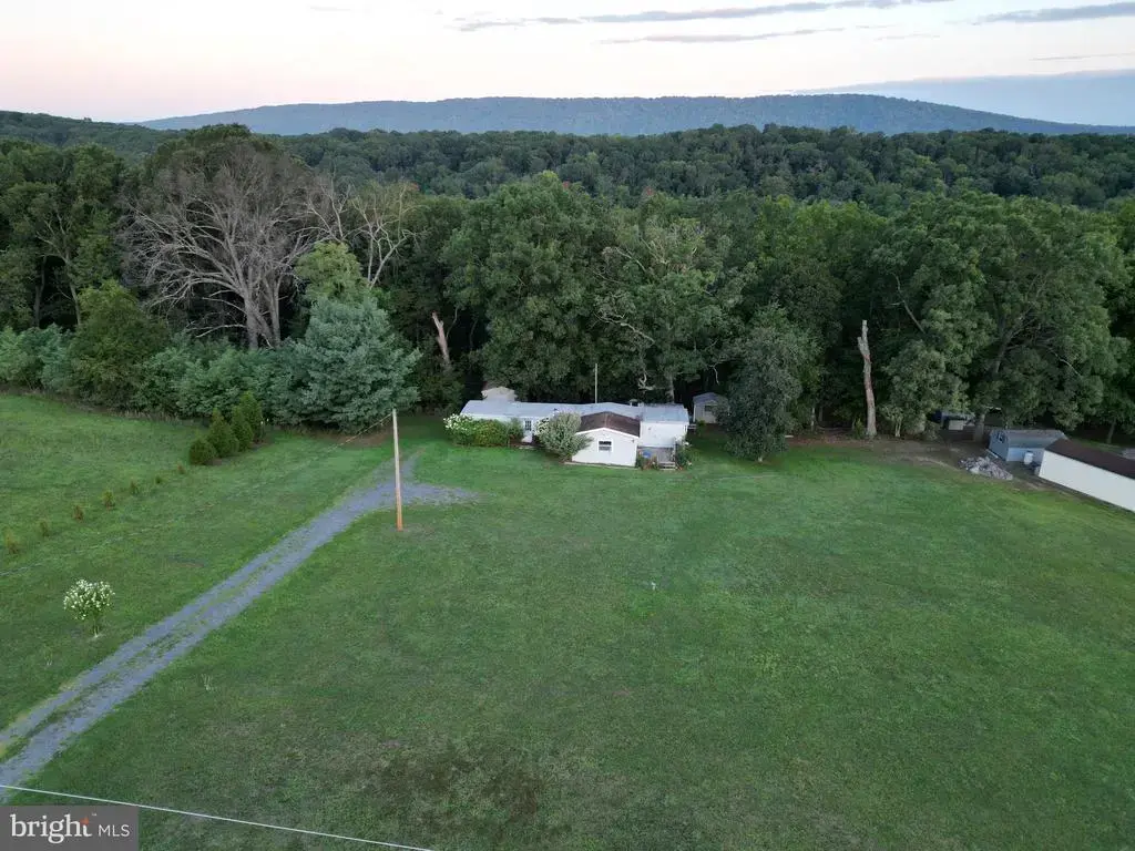 607 Feller Dr, LEVELS