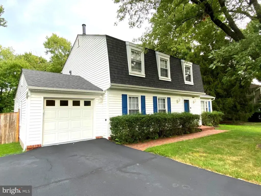 12404 Kings Lake Dr, RESTON