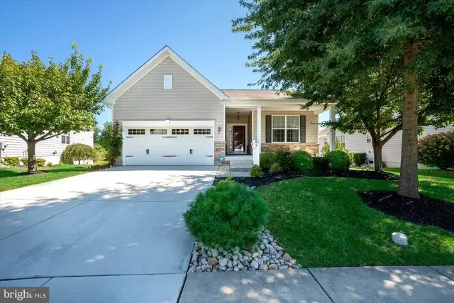 631 Red Maple Rd, Middletown
