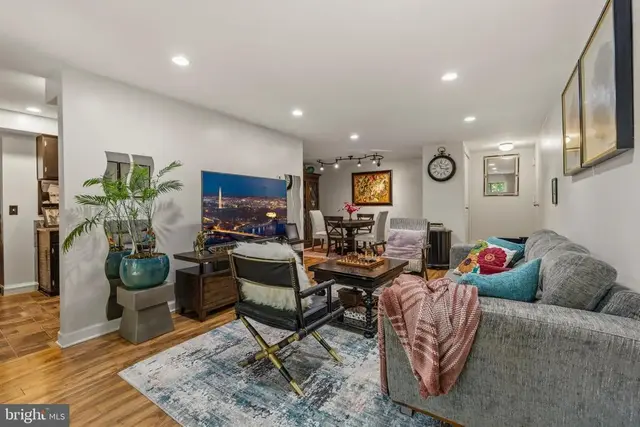 433 Christopher Ave #87, Gaithersburg