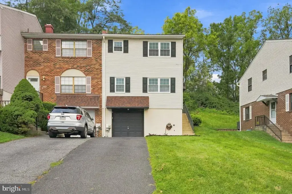 511 Coventry Ln, WEST CHESTER