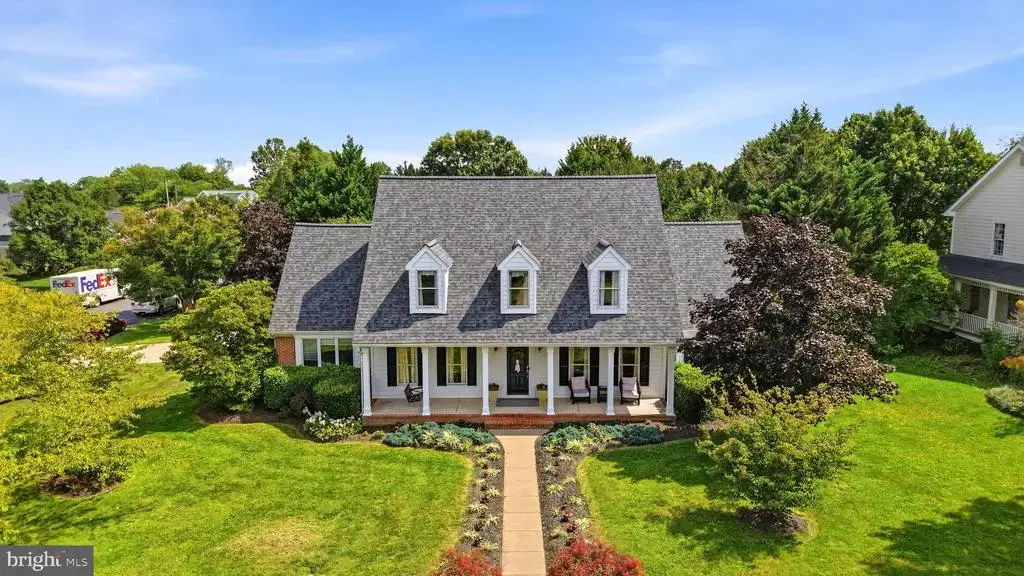 200 Fairfield Dr, WINCHESTER