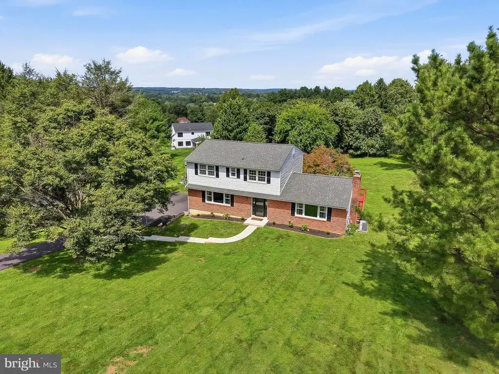 111 Skyline Dr, LANDENBERG