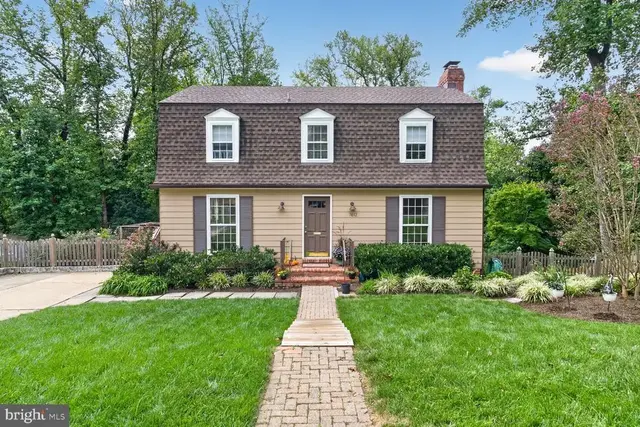 7612 Winterberry Pl, Bethesda