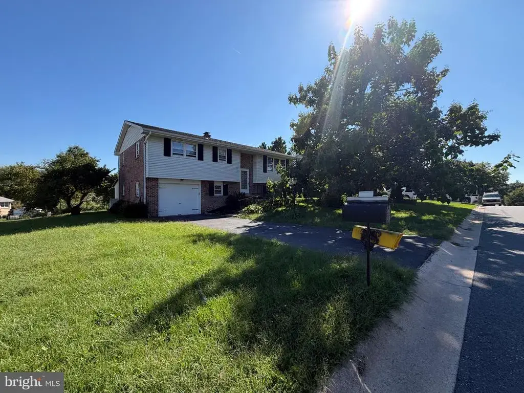 608 Beach St, READING