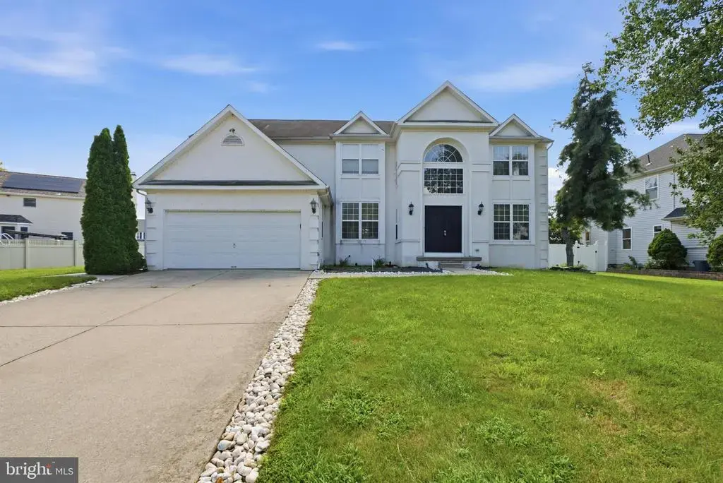 109 Independence Dr, WOODBURY