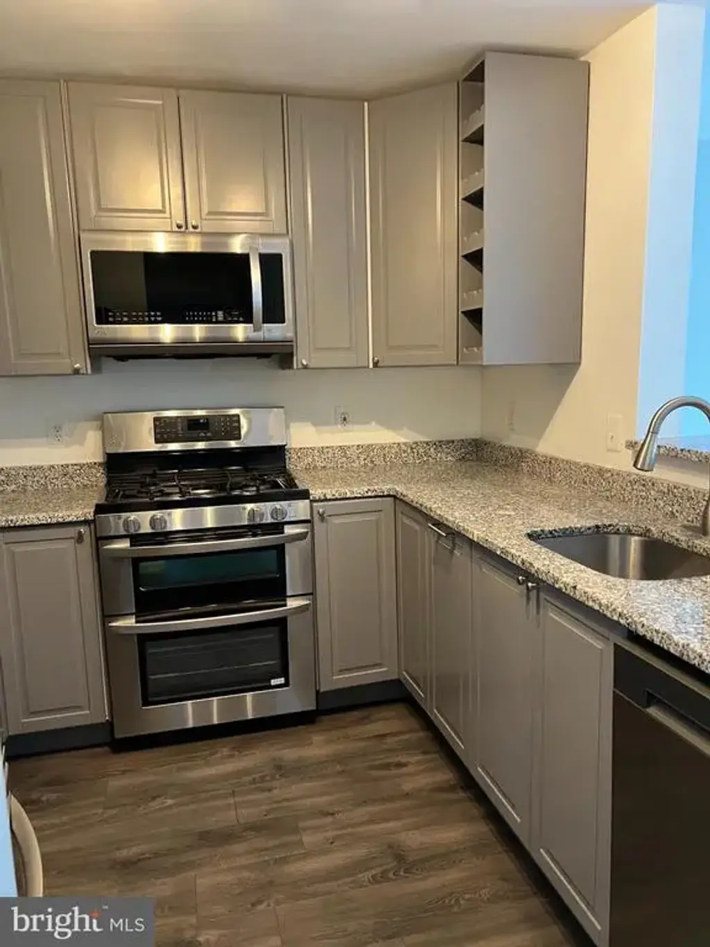 5573 Seminary Rd #305, FALLS CHURCH