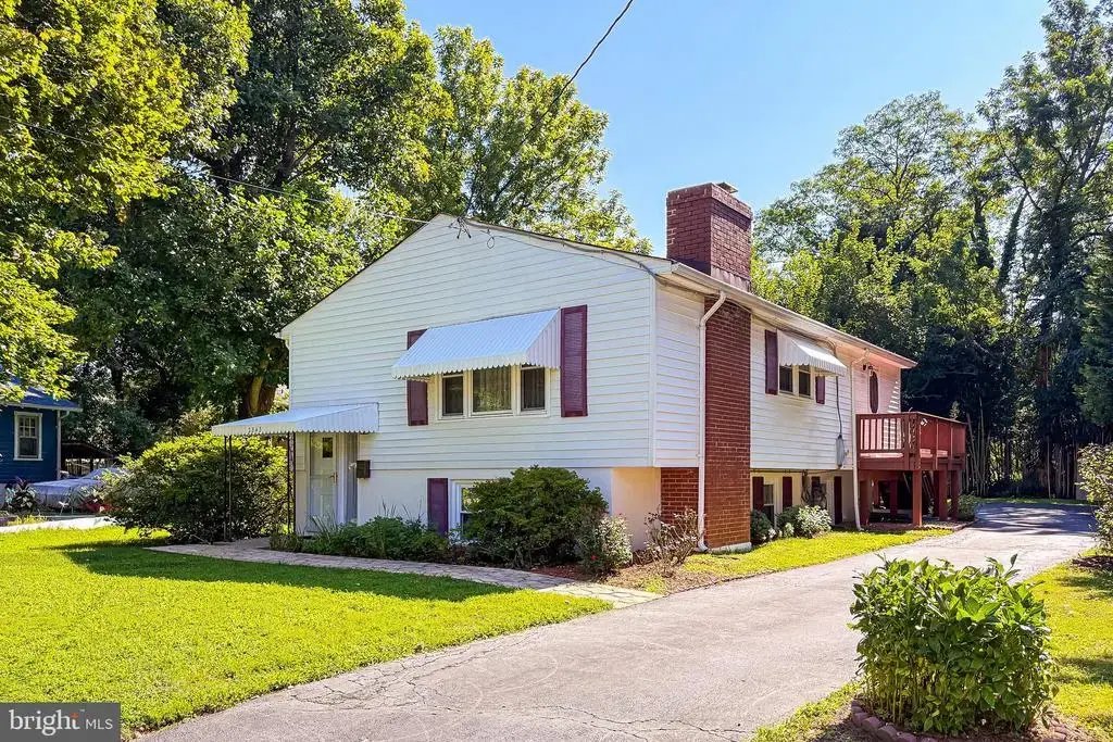 2843 Annandale Rd, FALLS CHURCH