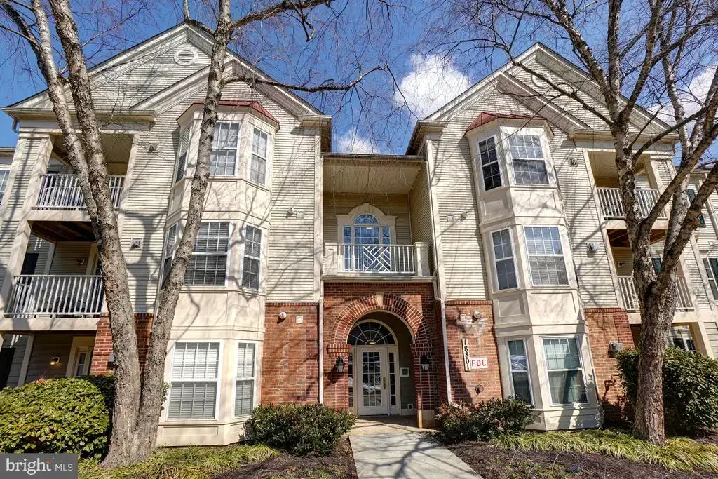 18801 Sparkling Water Dr #8/t-2, GAITHERSBURG