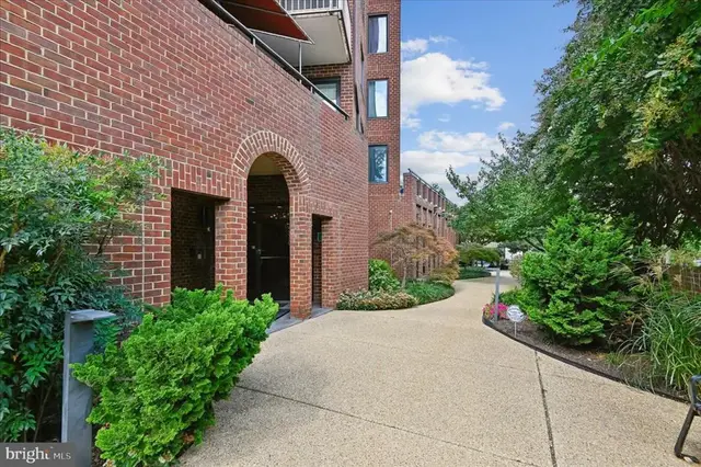 100 Severn Ave #303, Annapolis